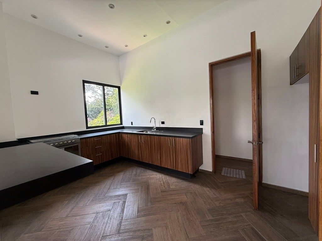 House in Gated Community in Avándaro, Valle de Bravo, photo 7 of 28
