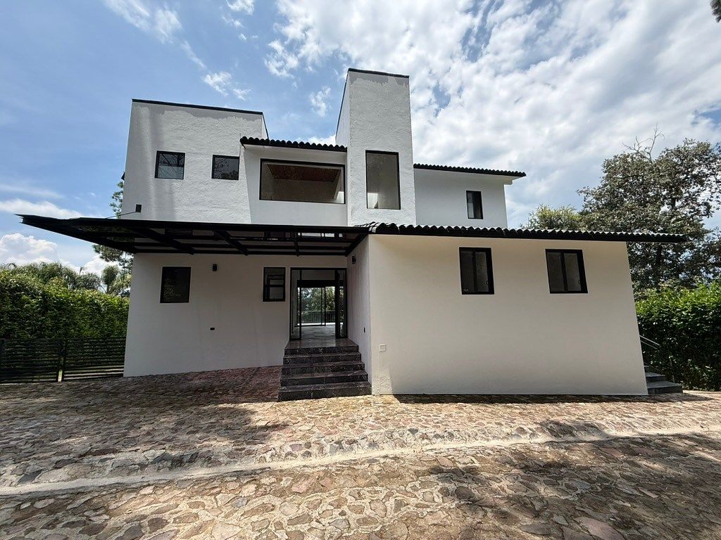 HOUSE WITH A BEAUTIFUL VIEW. AVÁNDARO, photo 1 of 28
