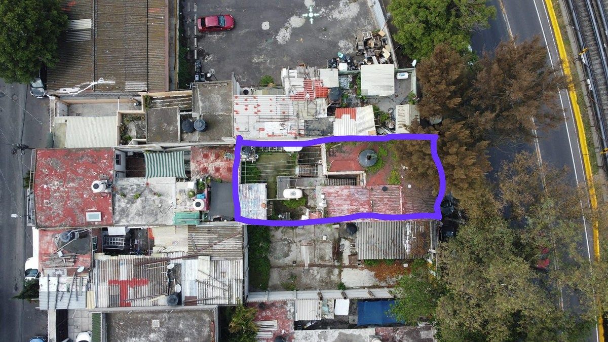Land for sale with construction to be demolished on Troncoso., photo 1 of 6