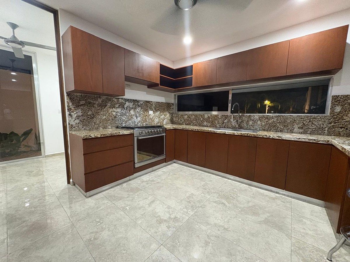 Renta de casa en Privada el Origen, XCANATÚN, foto 1 de 38