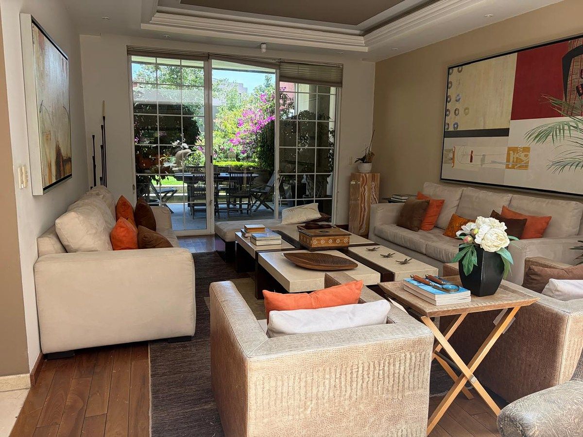 Venta/Renta de casa en Bosques de las Lomas, foto 1 de 16
