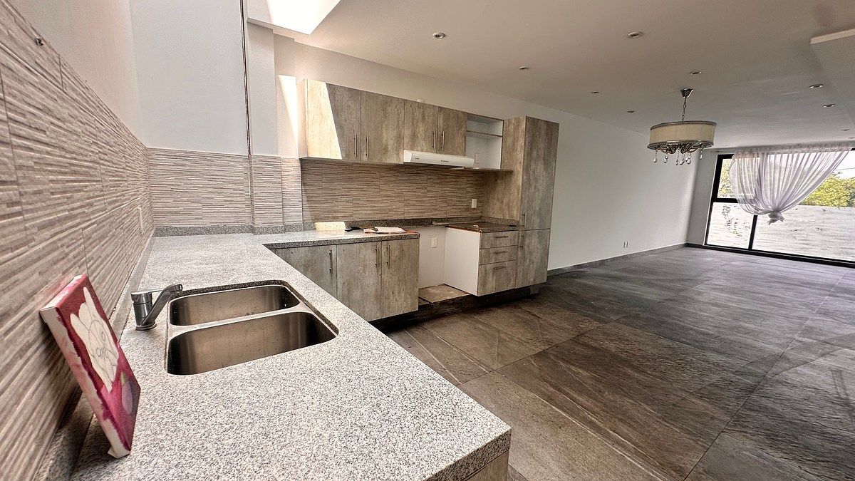 Apartment rental on Av de las Fuentes, photo 1 of 25