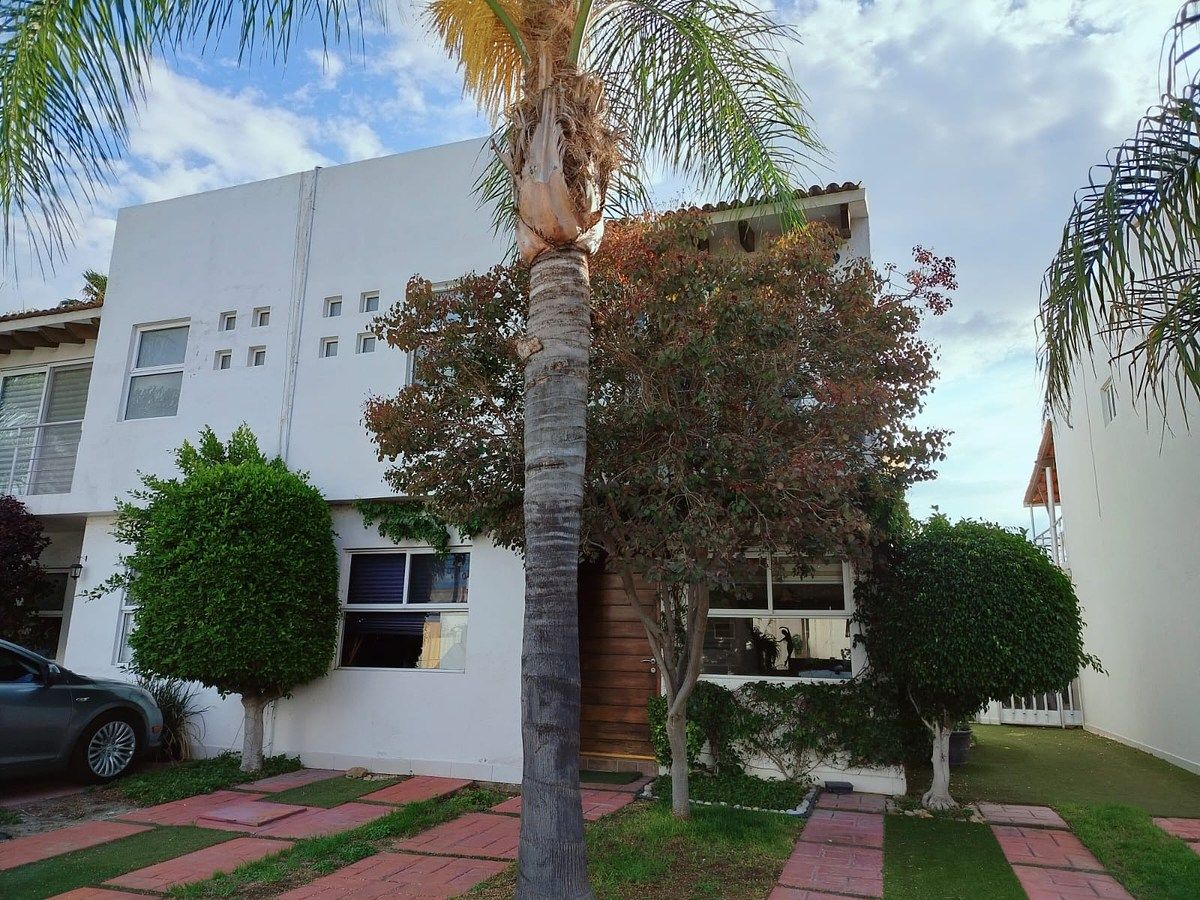 CASA MOBILIADA CENTRAL PARA ALUGUEL EM GALINDAS QUERÉTARO COM QUARTO NO ANDAR TÉRREO, foto 1 de 24