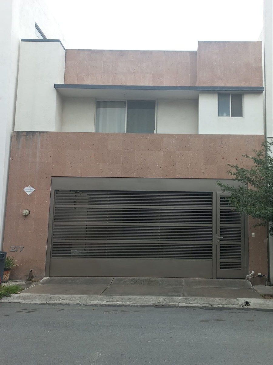 Amplia casa en Anahuac Madeira, foto 1 de 19