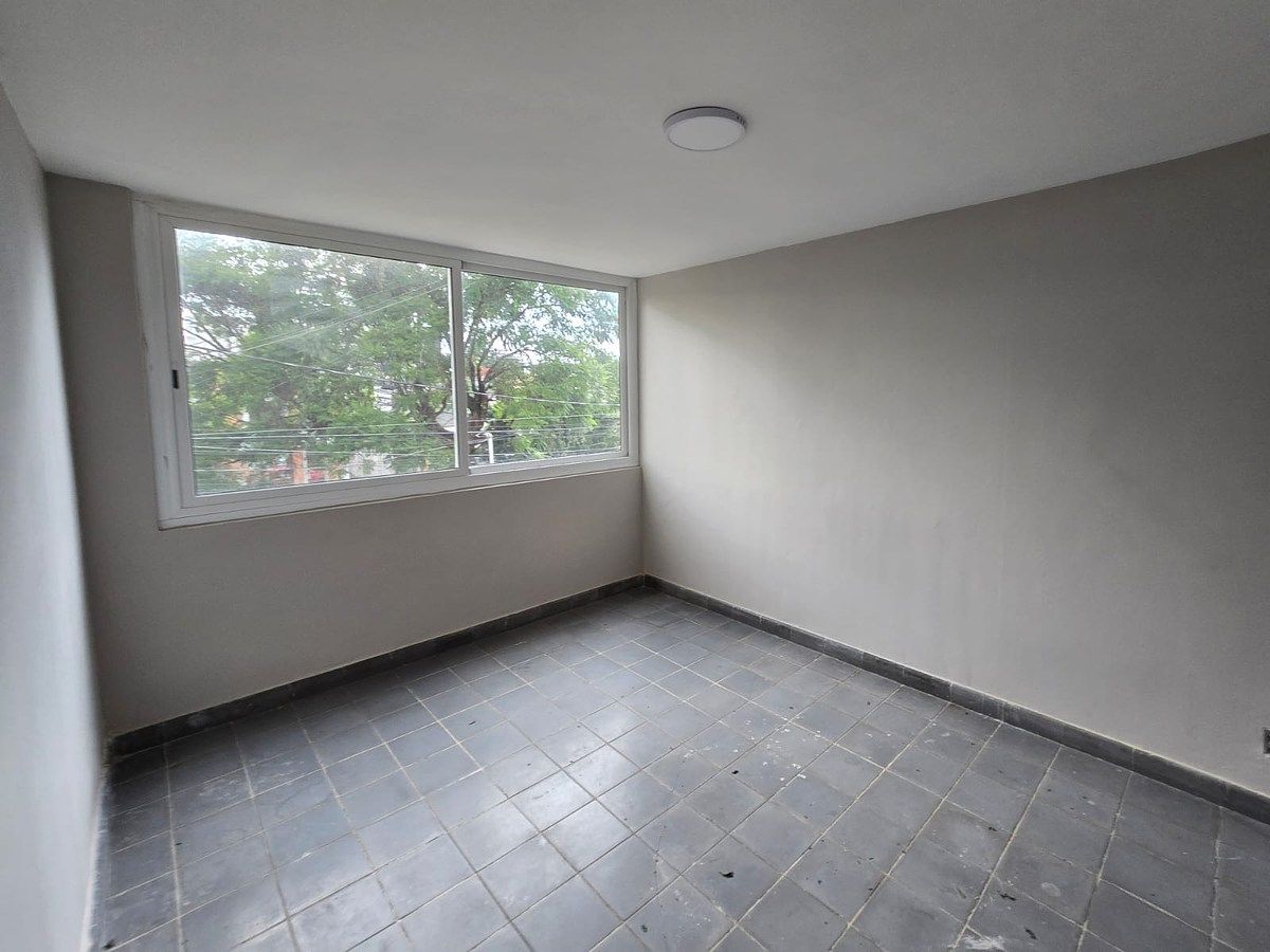 Casa com uso comercial em Jardines del Bosque Norte, Guadalajara, foto 9 de 17