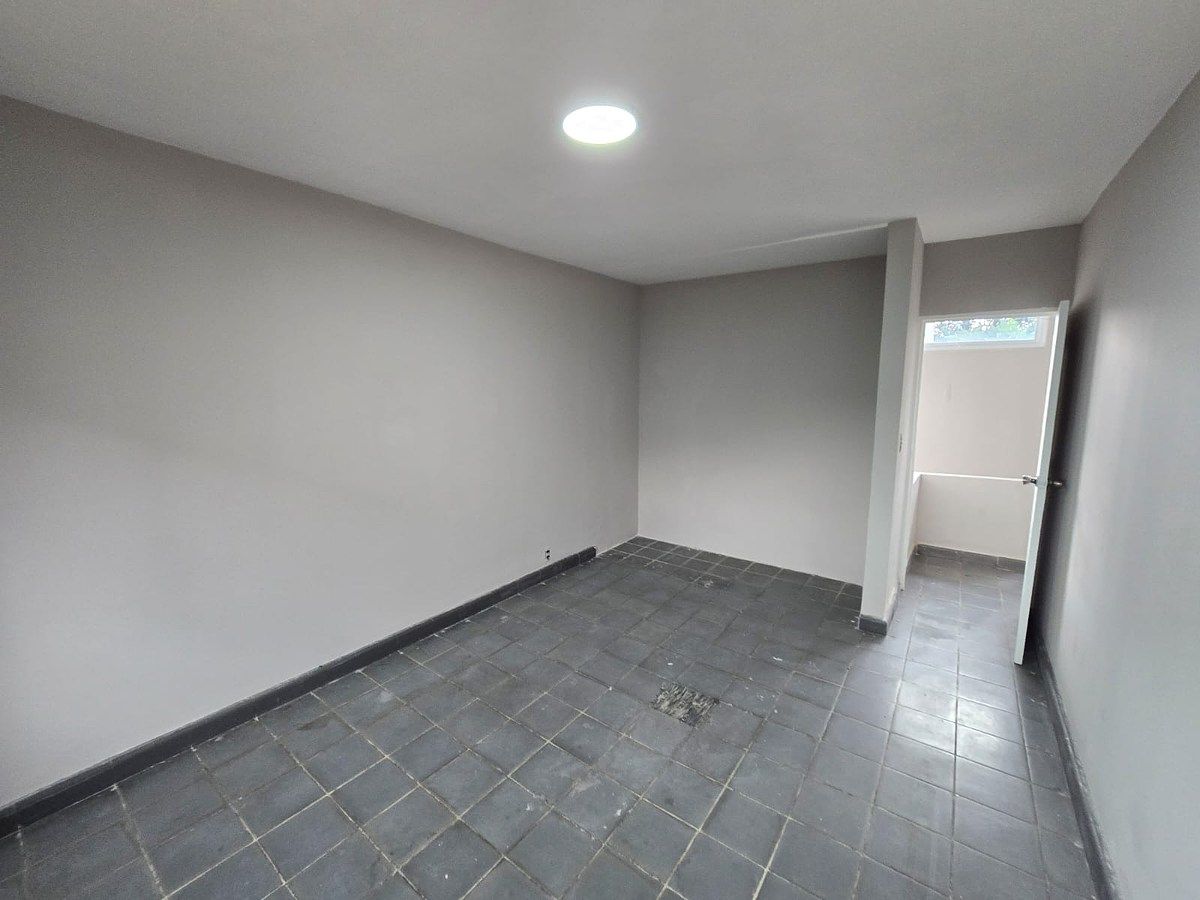 Casa com uso comercial em Jardines del Bosque Norte, Guadalajara, foto 8 de 17