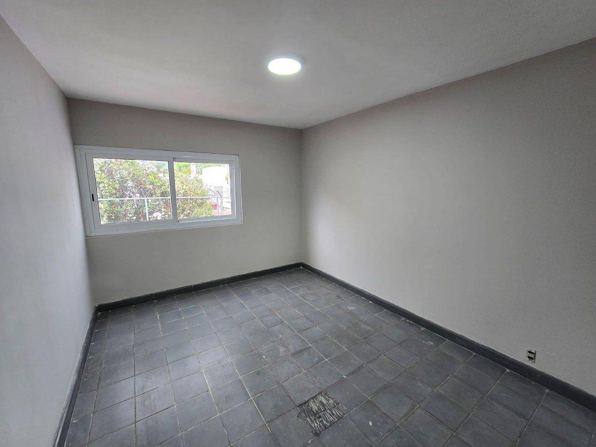Casa com uso comercial em Jardines del Bosque Norte, Guadalajara, foto 12 de 17