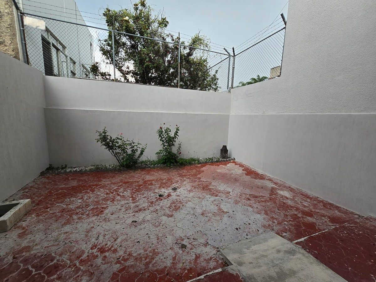 Casa com uso comercial em Jardines del Bosque Norte, Guadalajara, foto 14 de 17