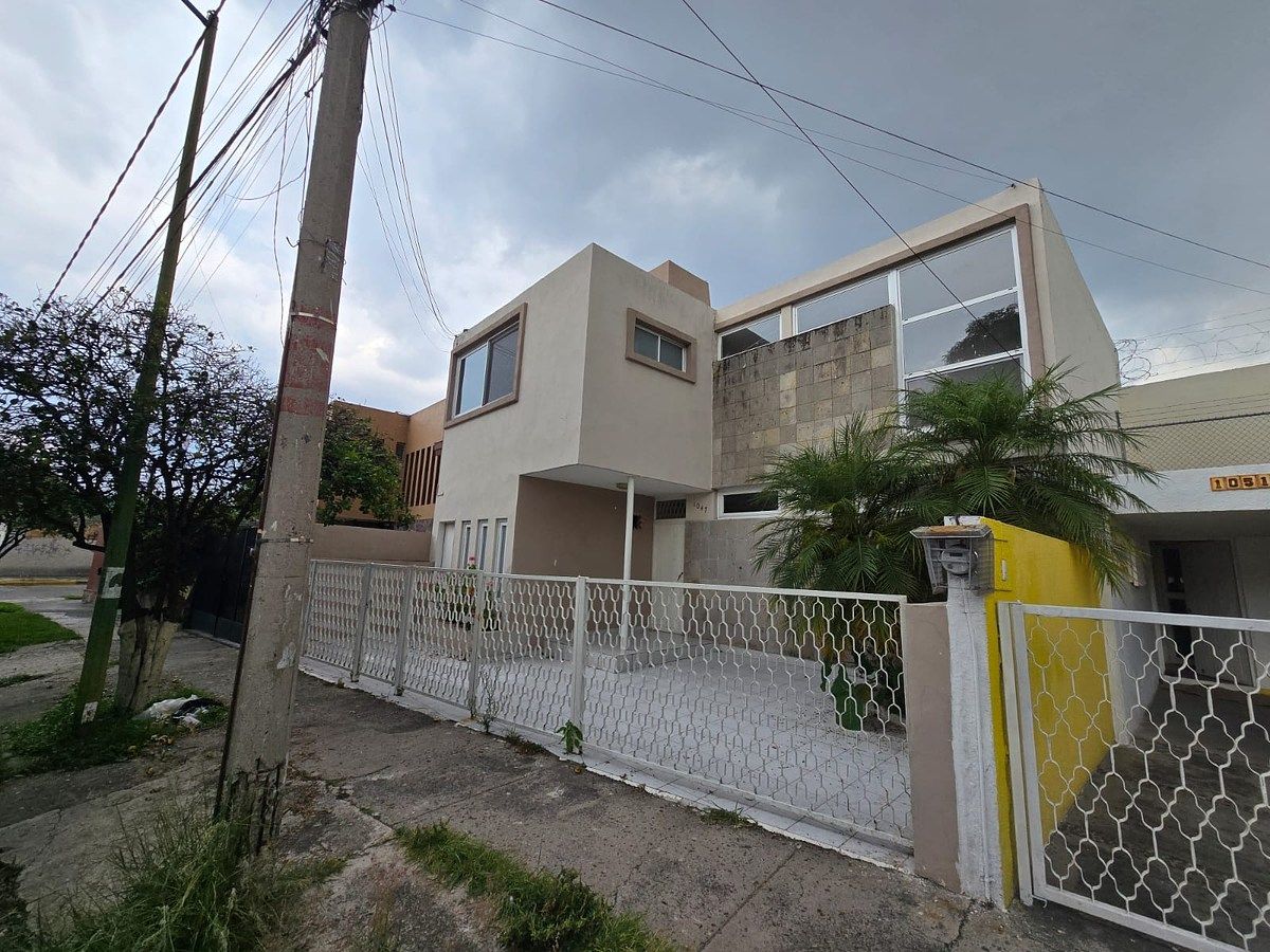 Casa com uso comercial em Jardines del Bosque Norte, Guadalajara, foto 2 de 17