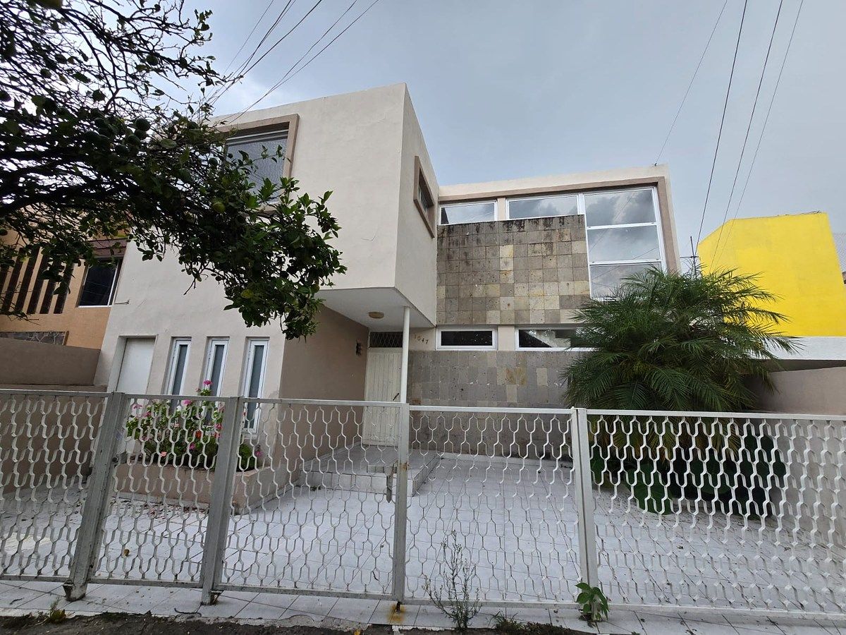 Casa com uso comercial em Jardines del Bosque Norte, Guadalajara, foto 4 de 17