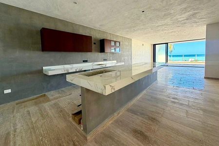 Casa a estrenar en venta frente al mar en la playa de San Benito, Yucatán