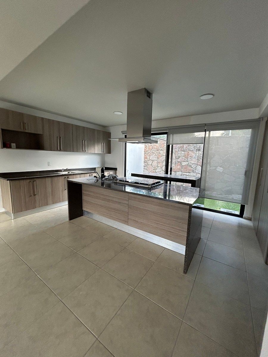 House in Zakia, photo 1 of 17