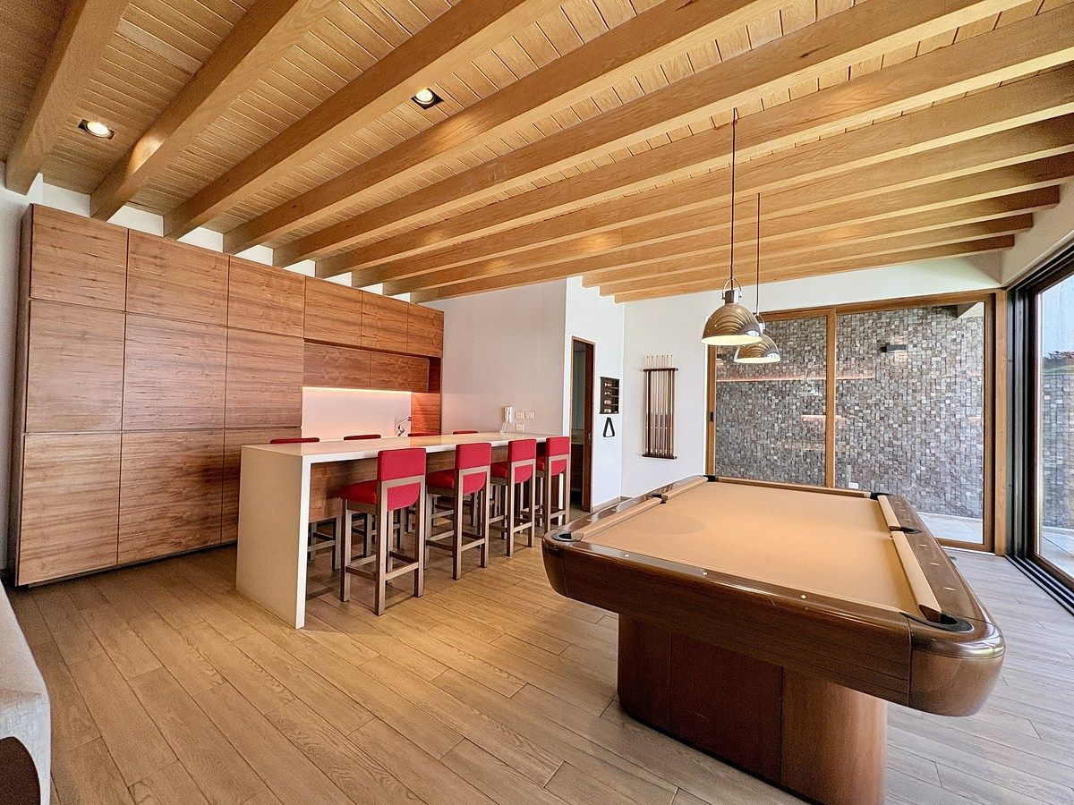 Salón de juegos con mesa de billar, foto 3 de 39