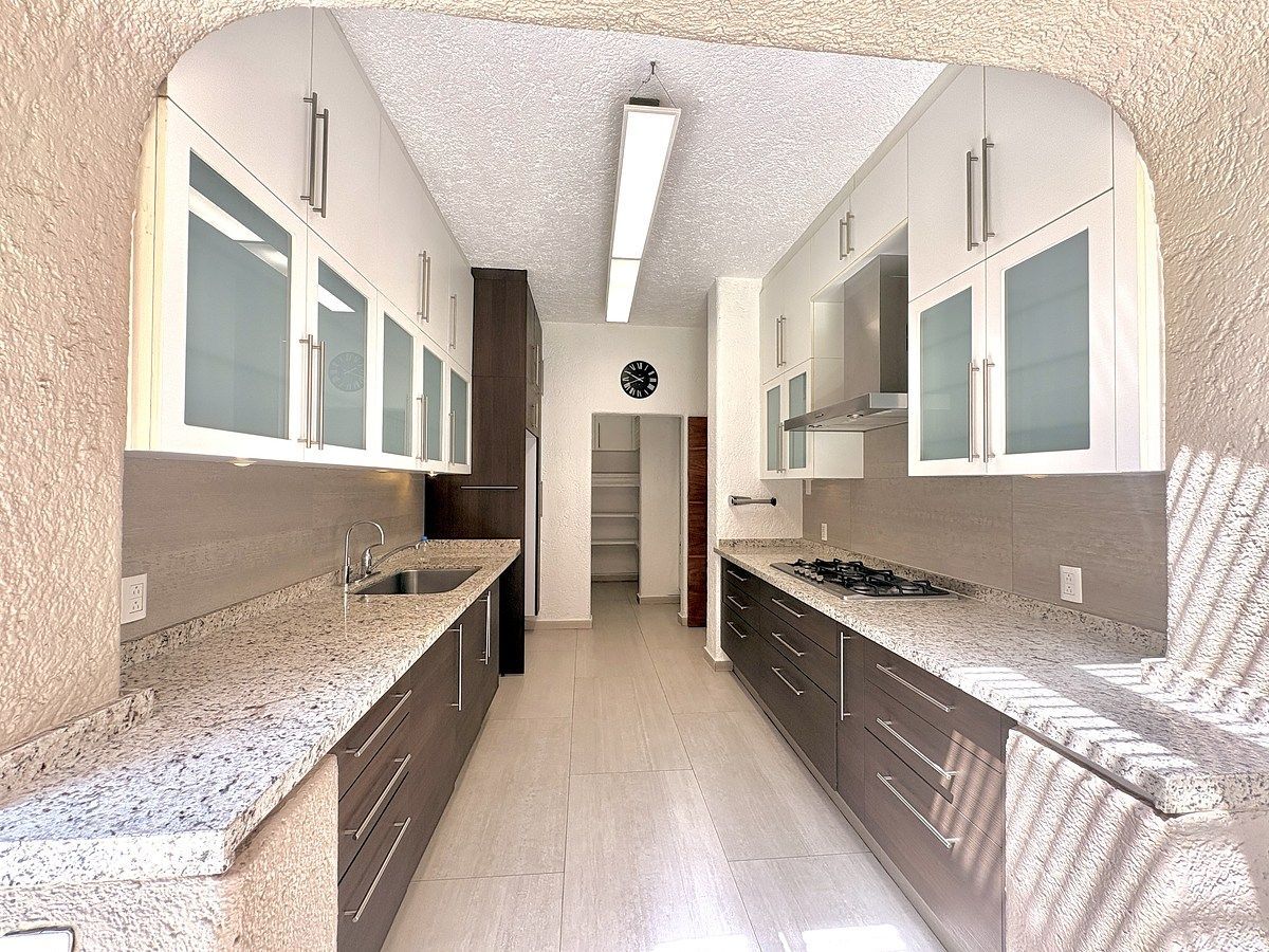 cocina muy iluminada con salida al jardín, foto 33 de 39