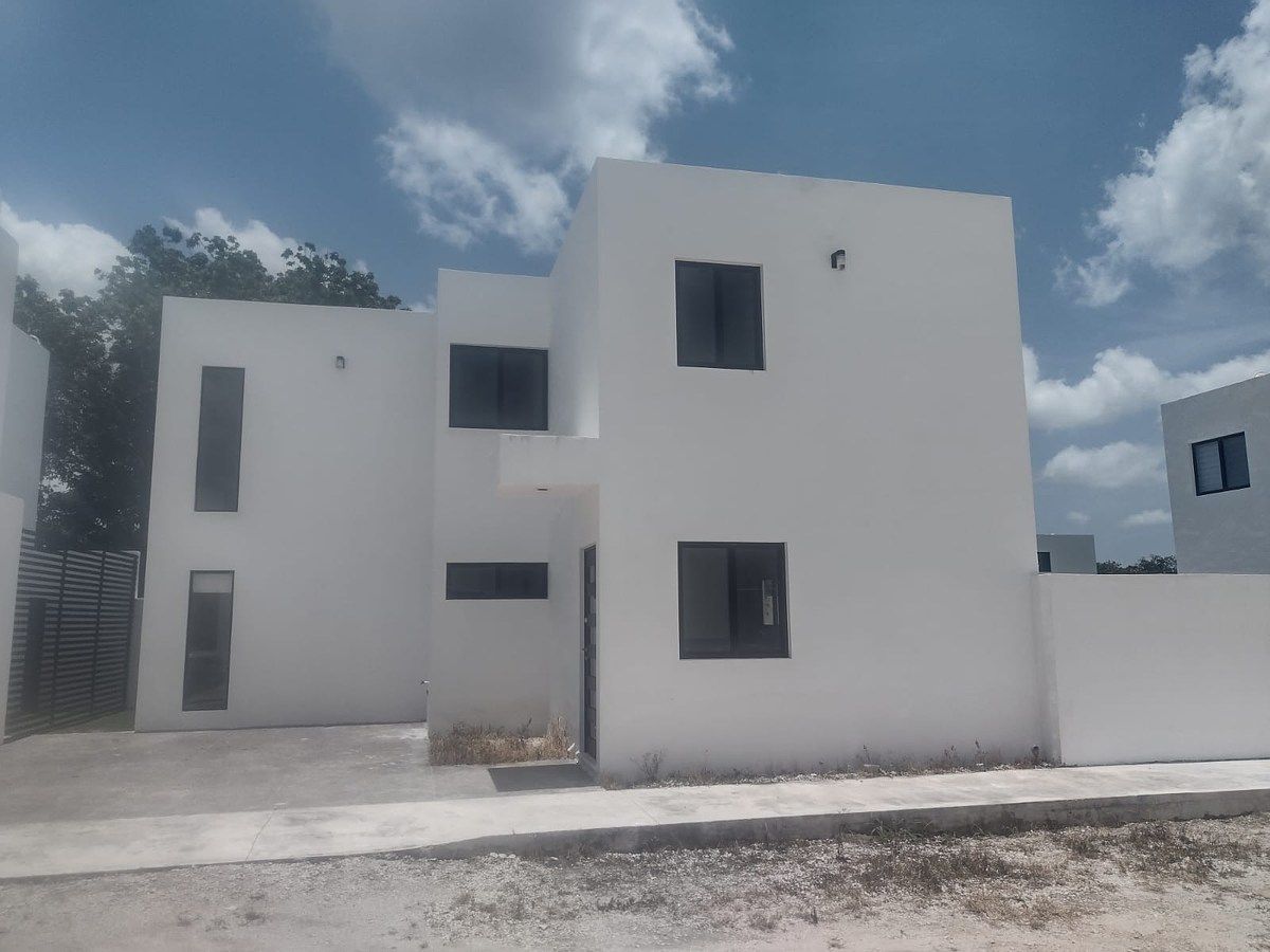 ¡Casa con Alberca a 12 min de Progreso! | Pedregales de Misnebalam — $2.2 MDP, foto 1 de 20
