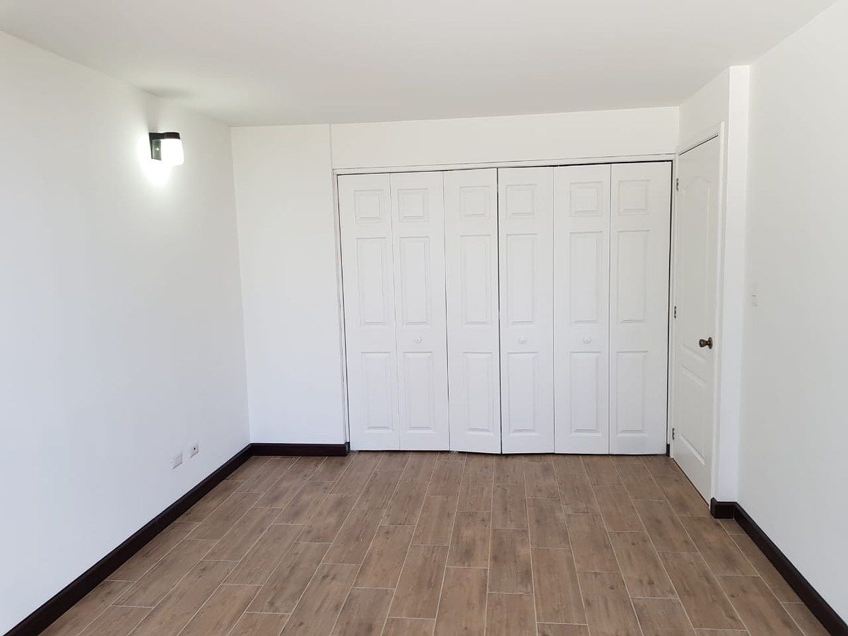 Apartamento en Zona 14, Guatemala, foto 2 de 10