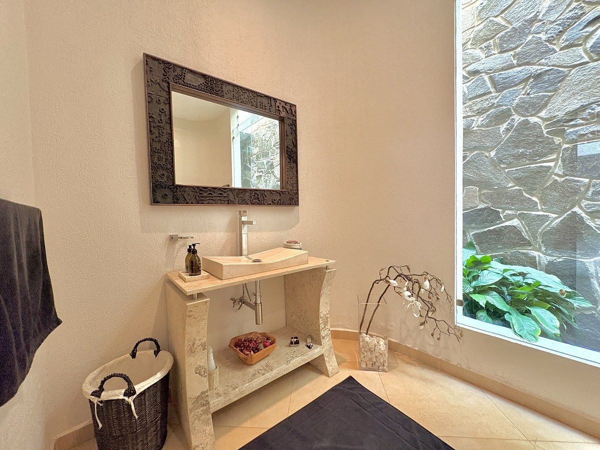 Medio baño de visitas, photo 31 of 41