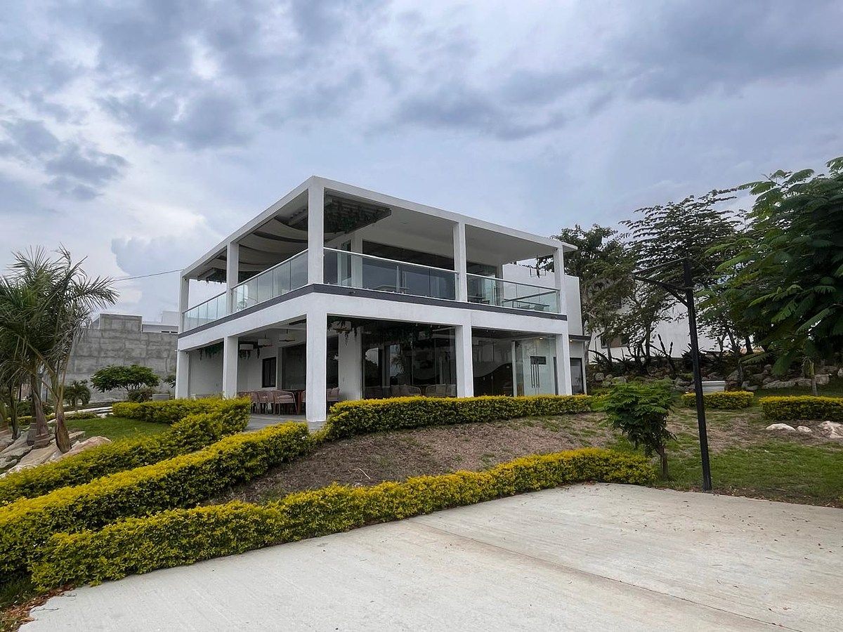 FOR SALE land of 240 m2 in Residential Oasis, photo 1 of 16