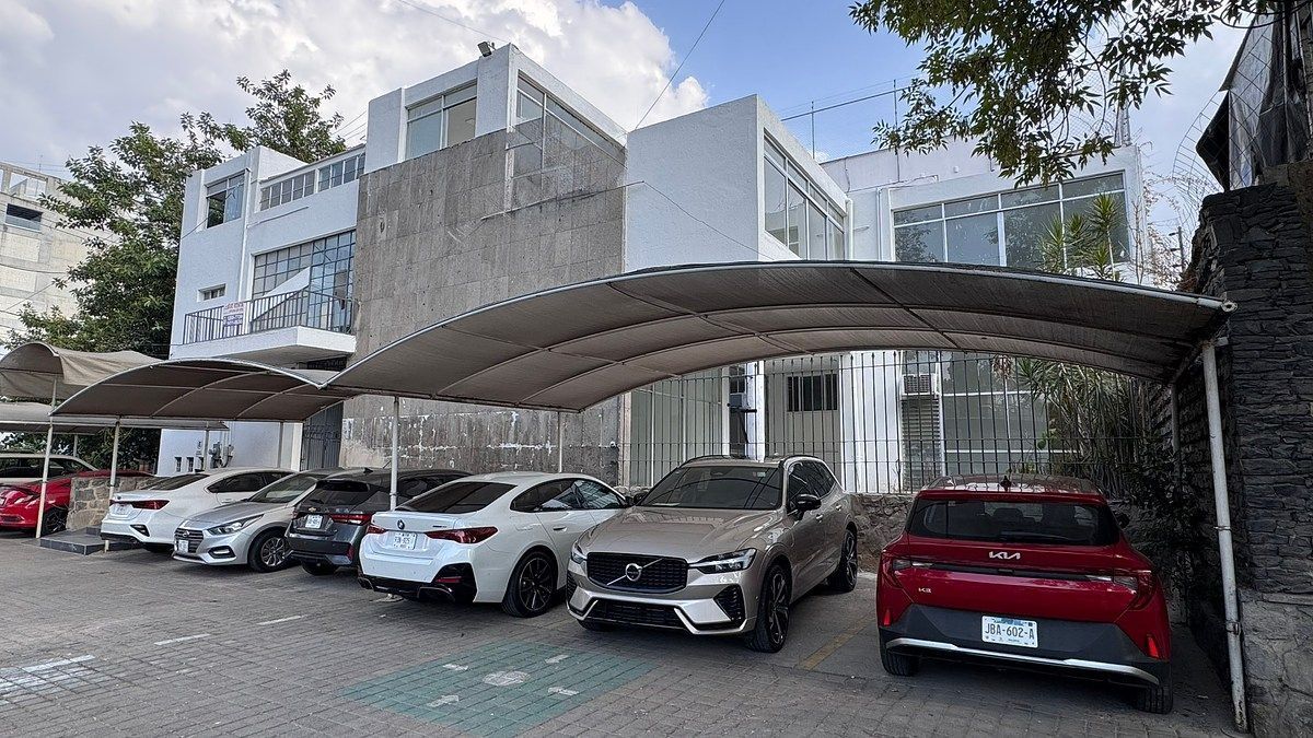 Edificio en Renta en ARCOS VALLARTA, foto 1 de 44