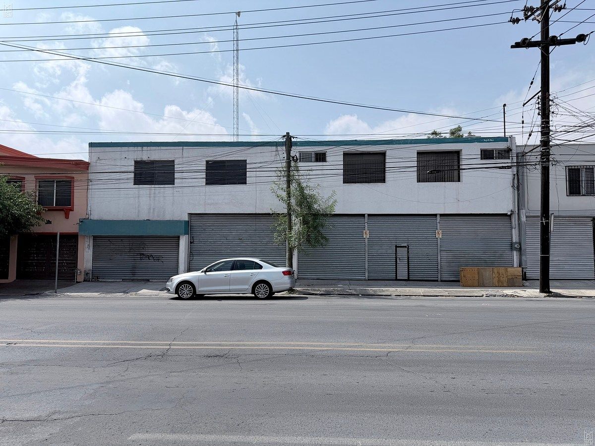 0148 – Armazém com escritórios corporativos e espaço comercial para alugar, foto 1 de 50