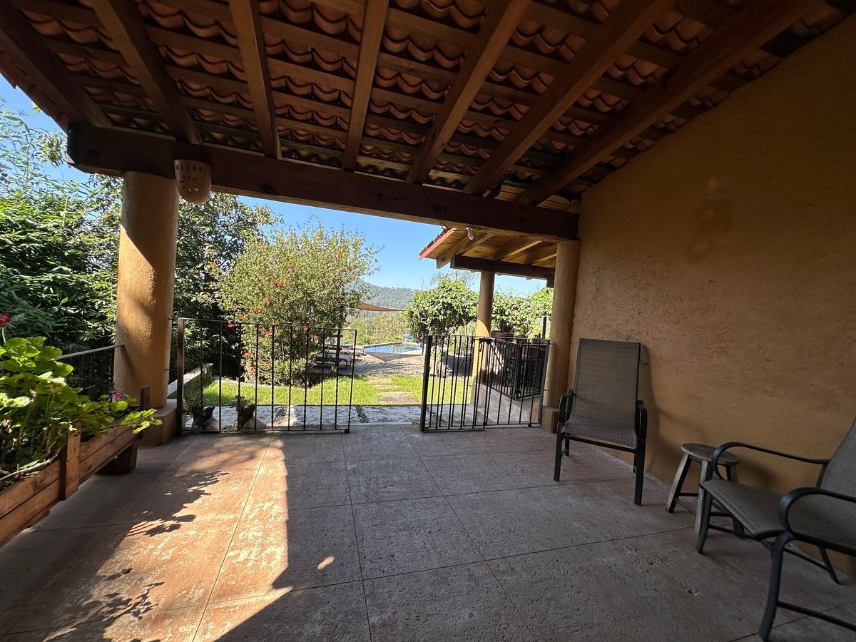 House in San Mateo Acatitlán, Valle de Bravo, photo 22 of 34