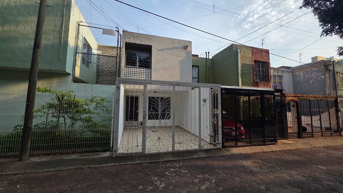House in Parques Del Nilo, Guadalajara, photo 2 of 21