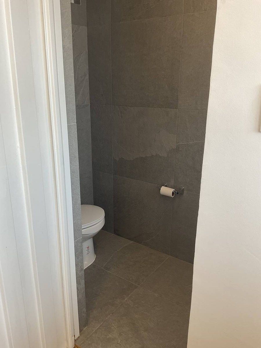 Baño de servicio, foto 24 de 26