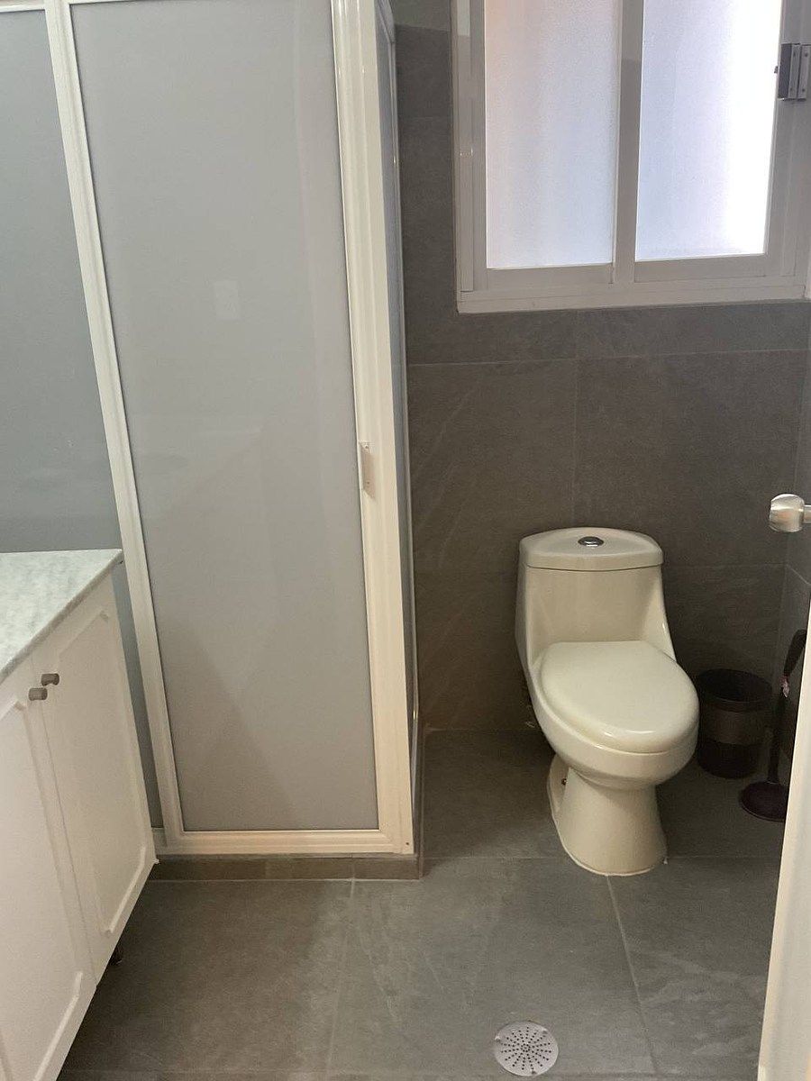 Baño de la recámara principal, foto 14 de 26