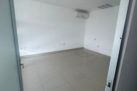 Office (46) in corporate Jurica Zone