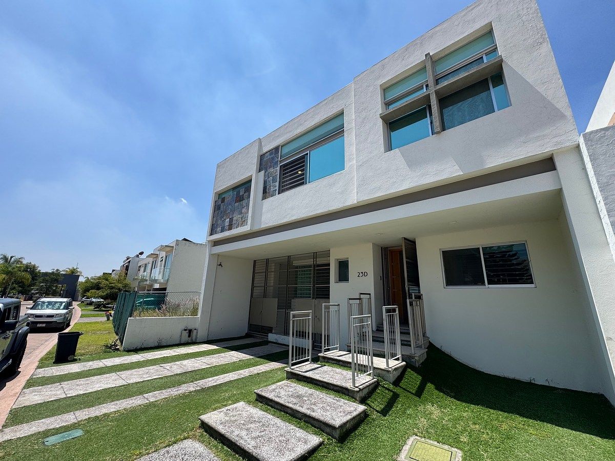 CASA EN RENTA DENTRO DE COTO JUAN PALOMAR, ZAPOPAN, foto 1 de 31