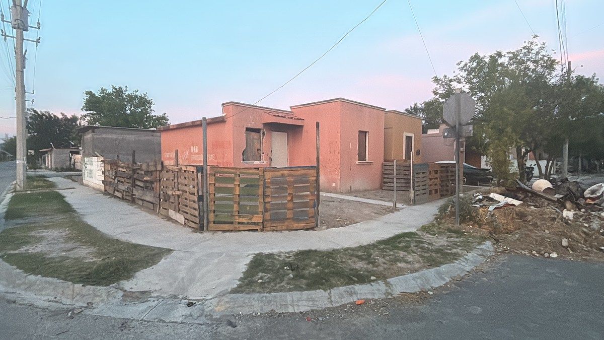Casa esquina para negocio de oportunidad  955 a 890, foto 1 de 5