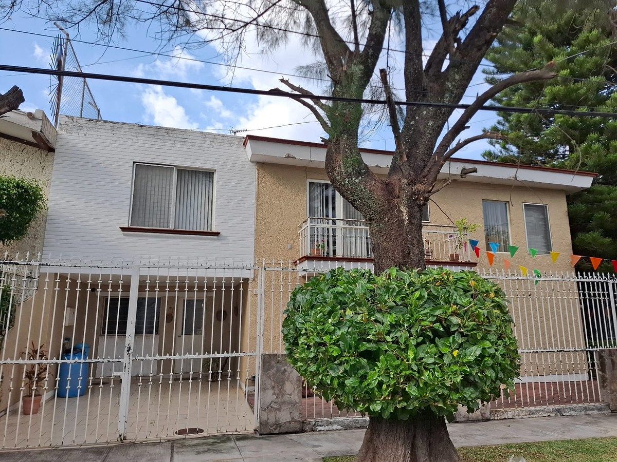 EXCELLENT COMMERCIAL AND RESIDENTIAL CORNER, photo 1 of 20