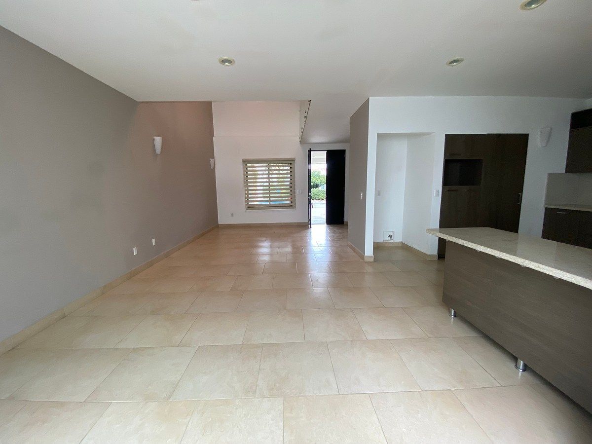 Casa en renta Juriquilla Triana, Cumbres del Lago, 3 recámaras con baño, foto 1 de 46