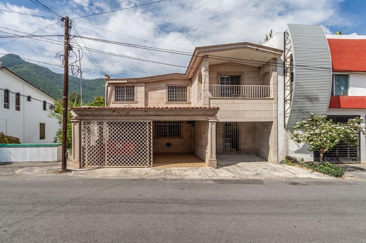 VENTA DE RESIDENCIA CON DEPARTAMENTO INDEPENDIENTE Y ASCENSOR EN COL. DEL PASEO, foto 1 de 46