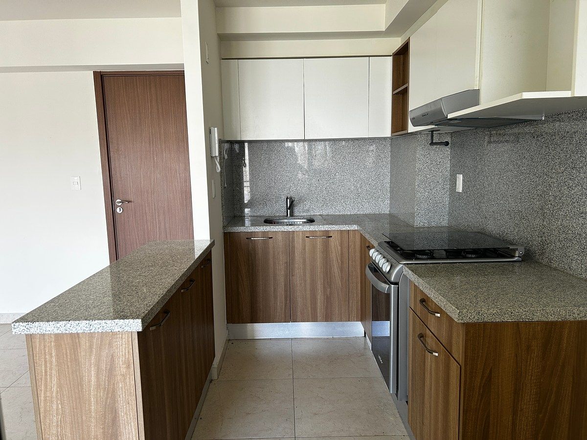 APARTMENT FOR SALE WITH BALCONIES AND AMENITIES, photo 1 of 27