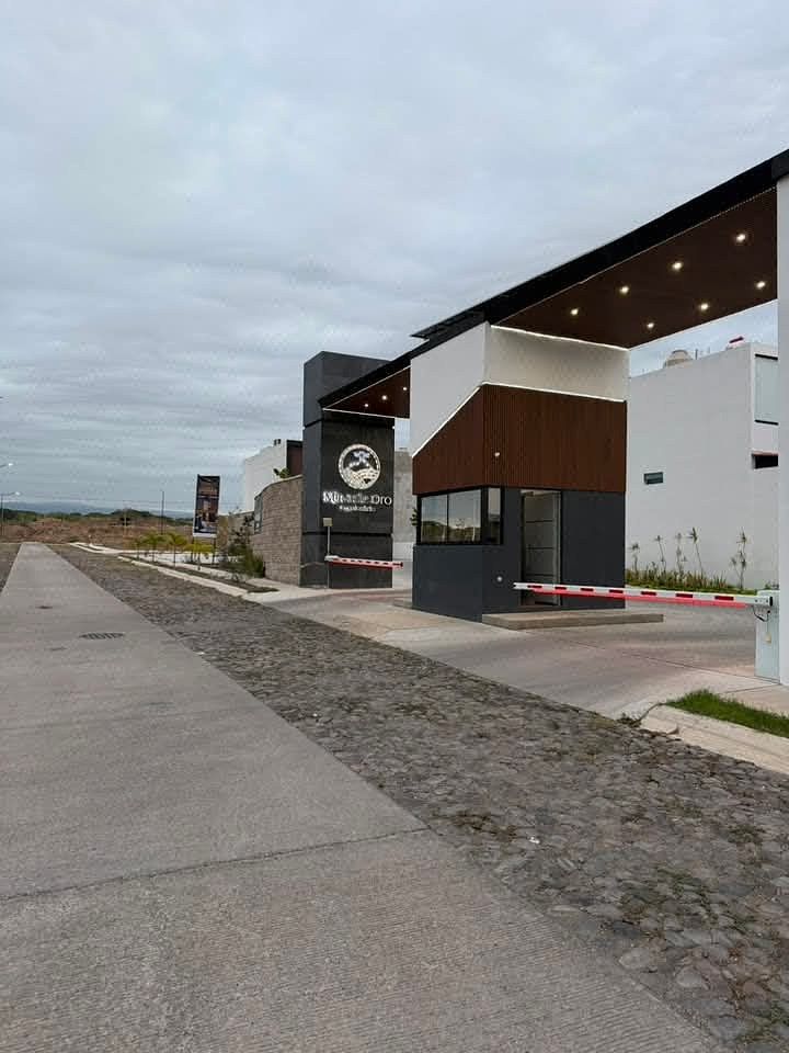 Casa en Villa de Álvarez, Mina de Oro