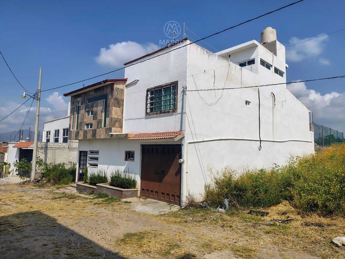 CASA À VENDA NO FRACC. PEDREGAL SAN JUAN, ATLATLAHUCAN, MOR. DE DOIS NÍVEIS., foto 1 de 15