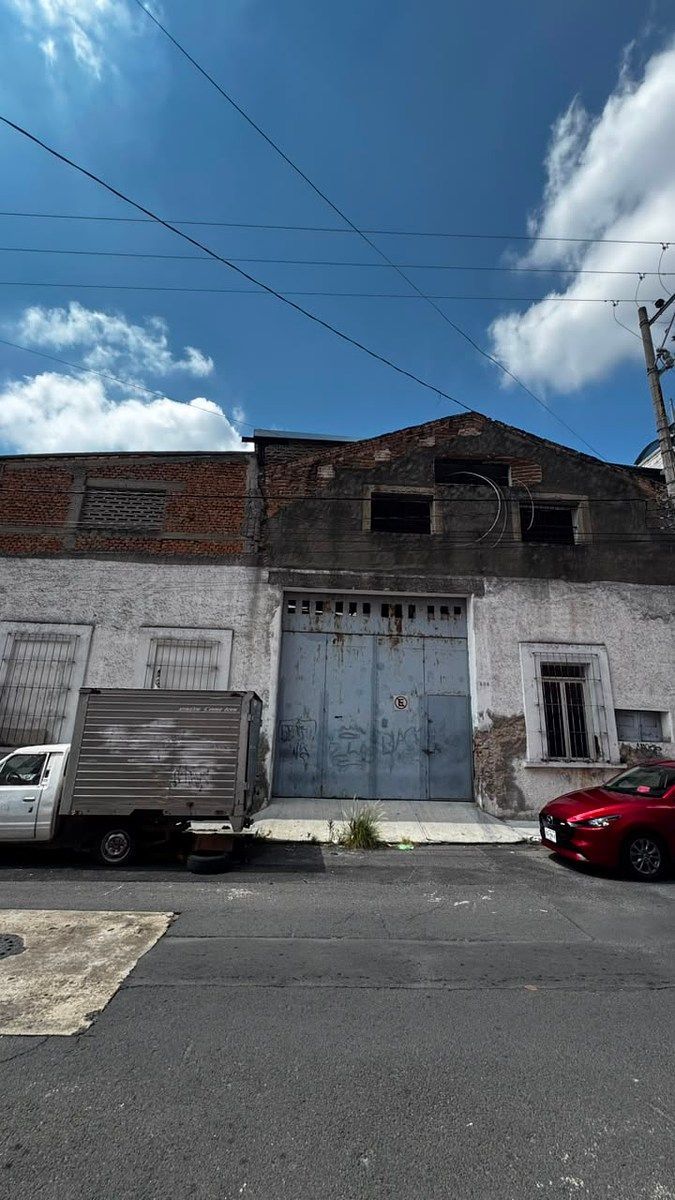 Commercial Storage Unit in El Retiro, Guadalajara, photo 3 of 18