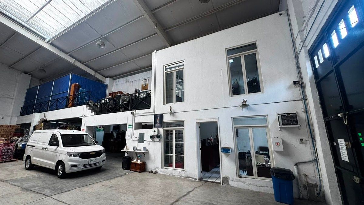 Commercial Storage Unit in El Retiro, Guadalajara, photo 7 of 18