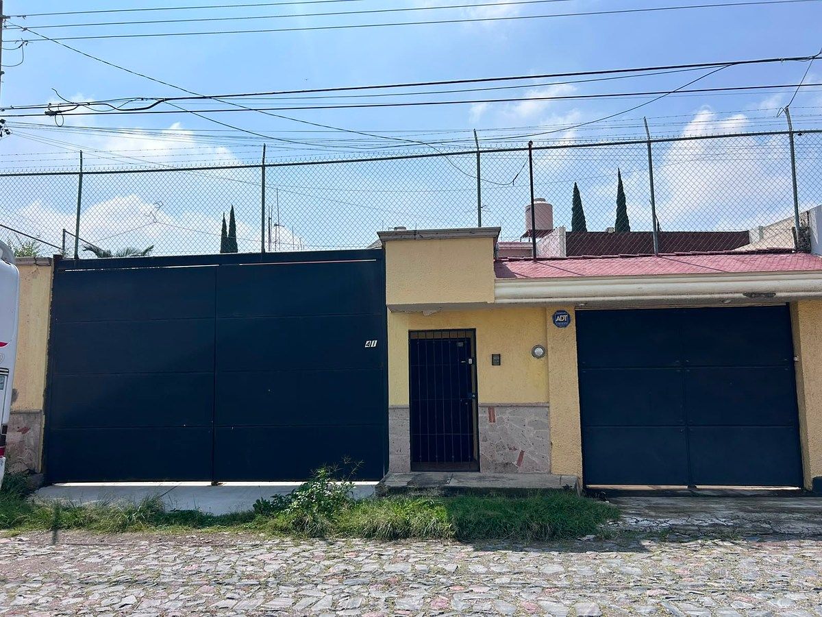 CASA À VENDA NO CAMPANÁRIO, foto 1 de 35