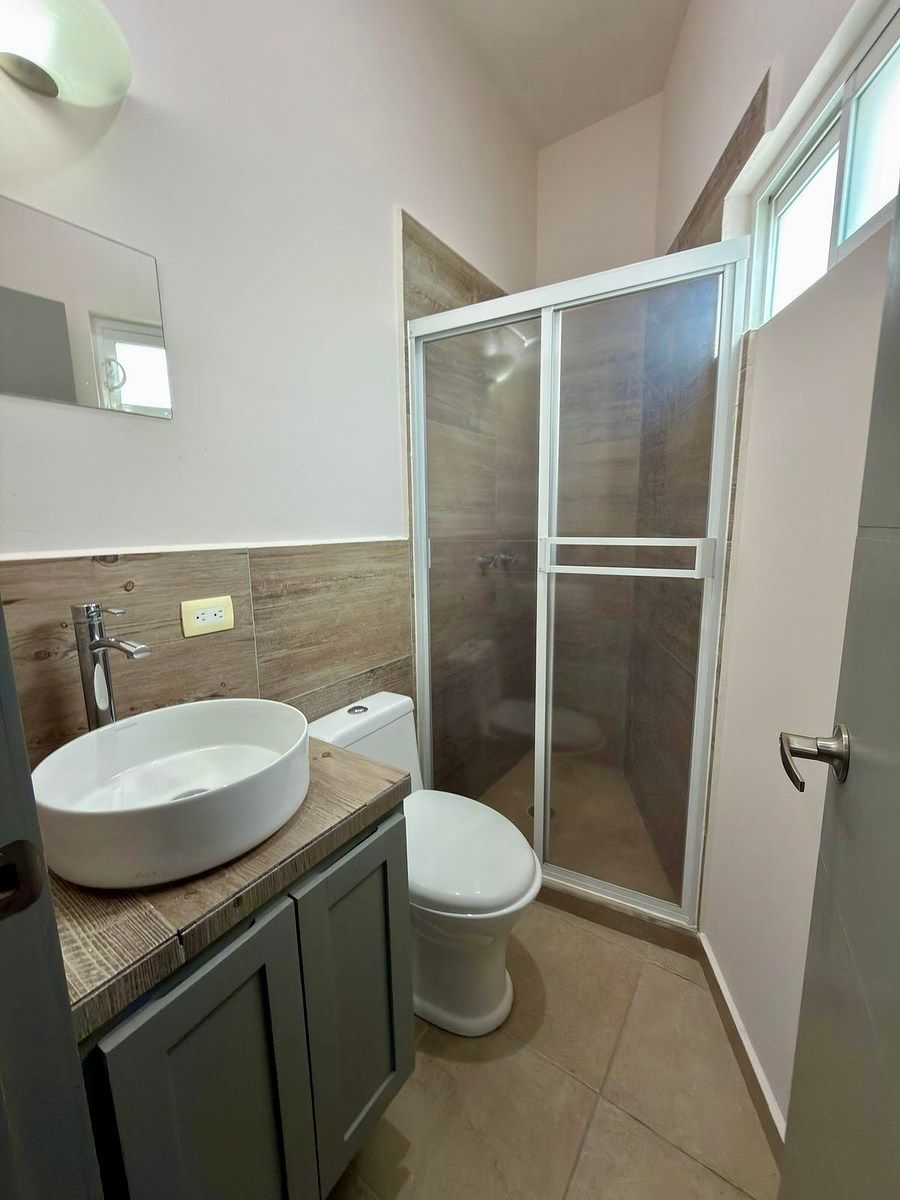 Baño completo para segunda recámara o invitados, foto 8 de 12