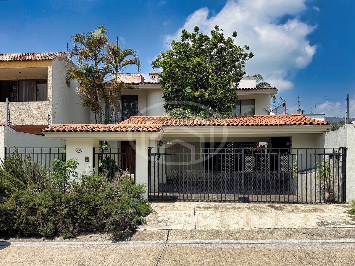 CASA À VENDA PRIMEIRA SEÇÃO DE BUGAMBILIAS, foto 1 de 33