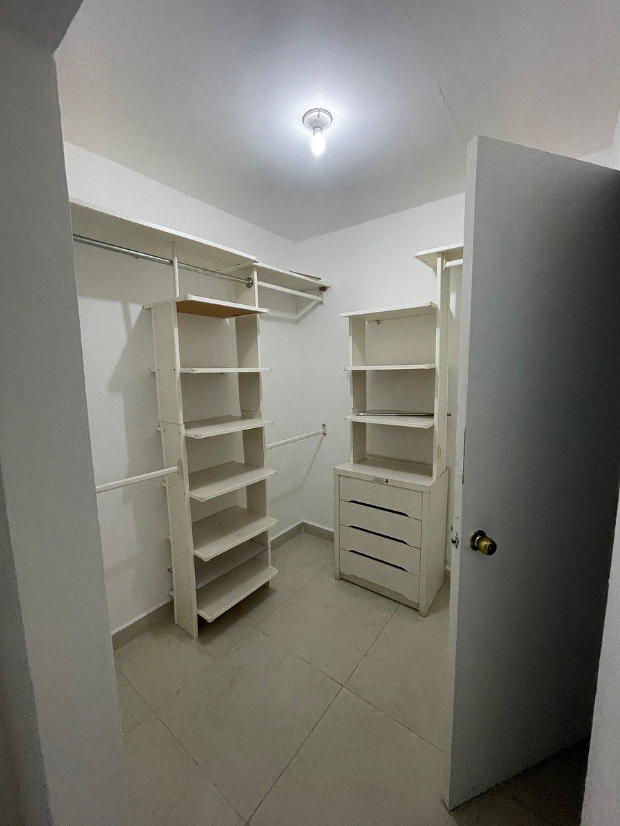 Clóset vestidor ppal, foto 2 de 19
