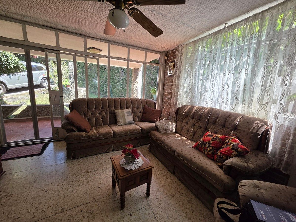 CASA À VENDA JARDINES DE CUERNAVACA / ESQUINA / 835 m2, foto 1 de 12