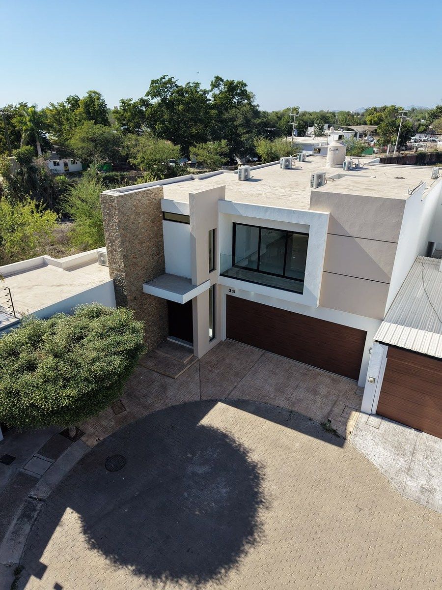 House for sale 4 bedrooms in Villa Serena Culiacán Sinaloa, photo 1 of 24
