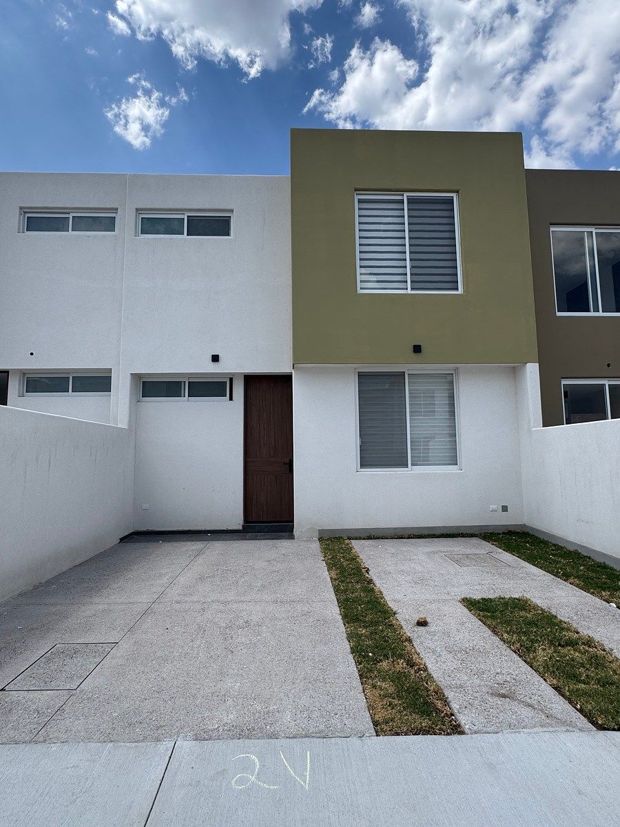 HOUSE FOR SALE TO THE WEST OF THE CITY, photo 1 of 17