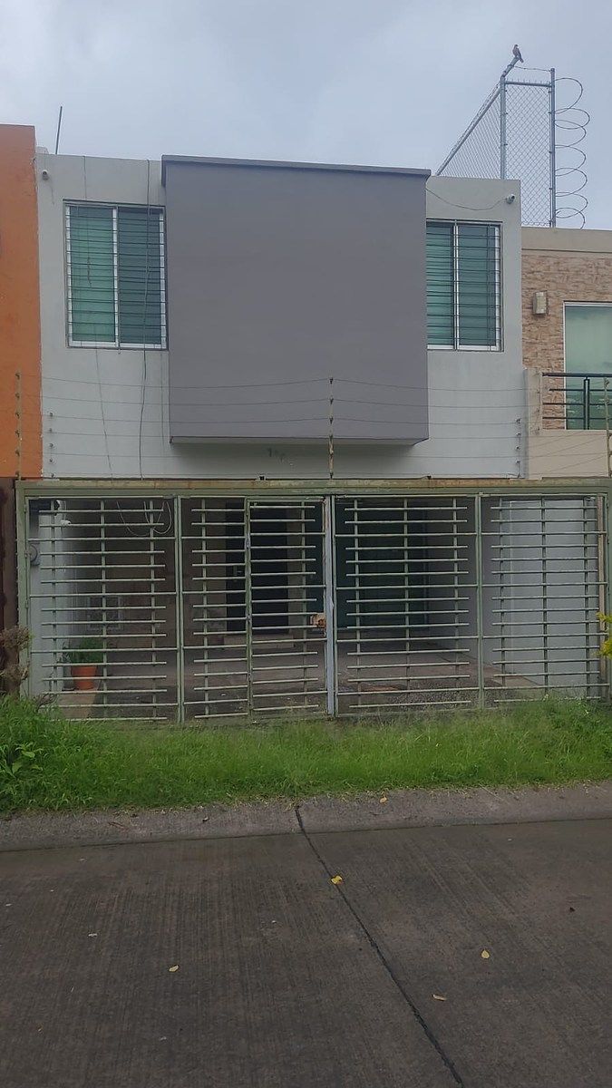 Casa Espaçosa no Cerro do Tesouro, foto 1 de 16