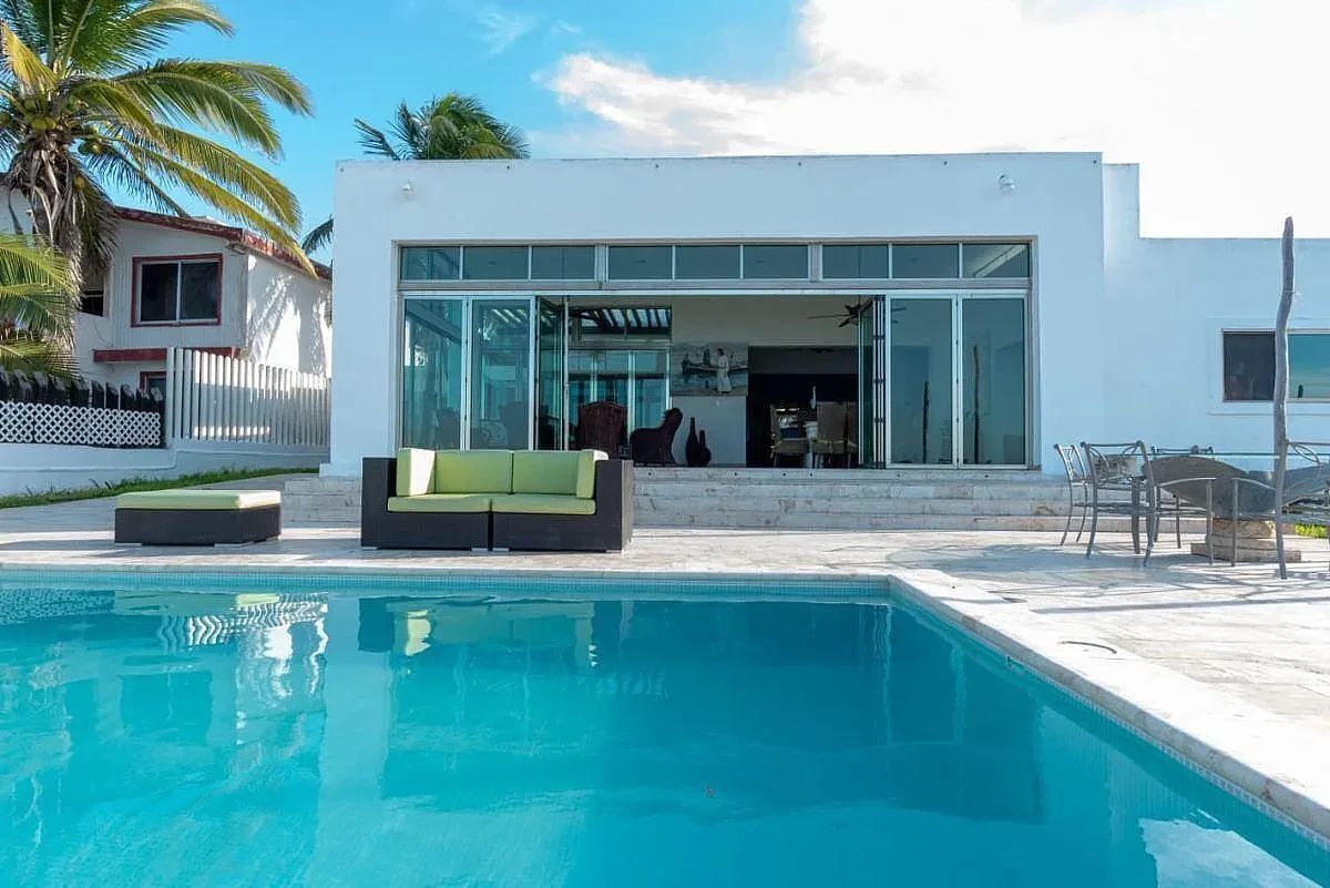 Amplia Casa de Una Planta frente al mar en Chicxulub Puerto