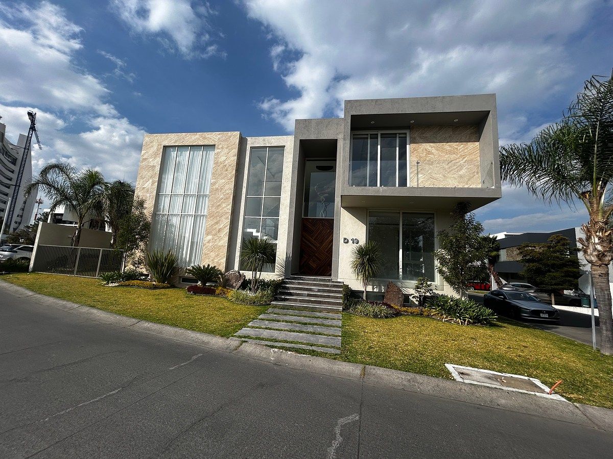 Beautiful house in Villa Verona, photo 1 of 36
