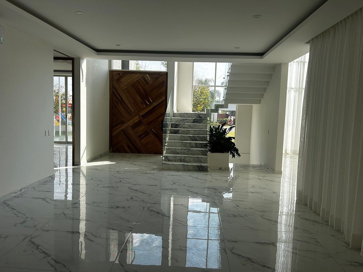 House in Gated Community in Villa Verona, Zapopan, photo 3 of 36